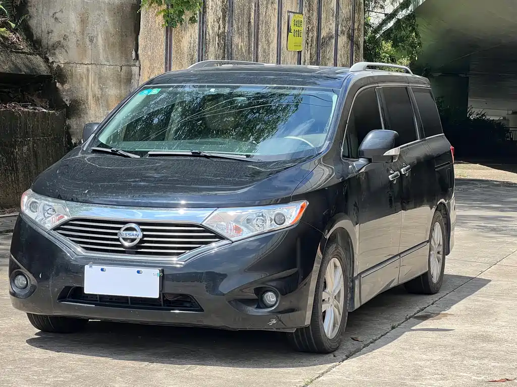 Купить Nissan Quest