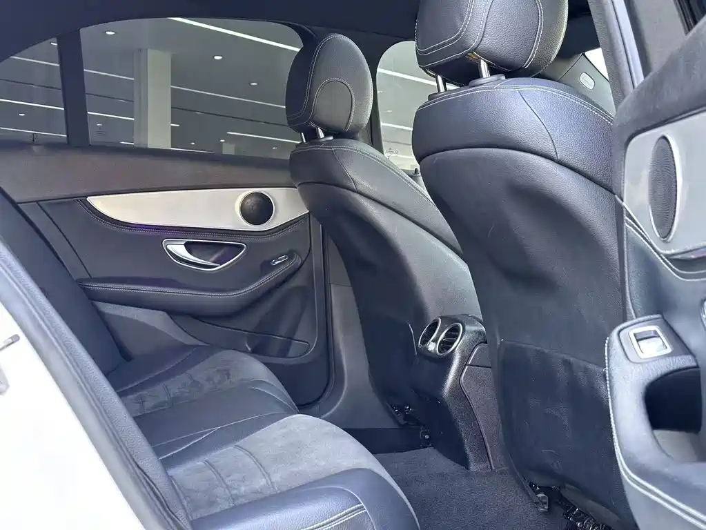 Mercedes-Benz C-Class — миниатюра 8
