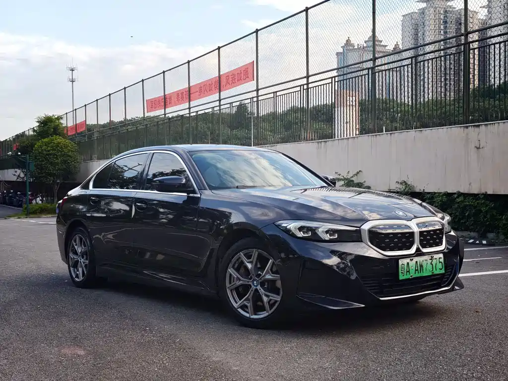 BMW i3 2022 eDrive 35 L