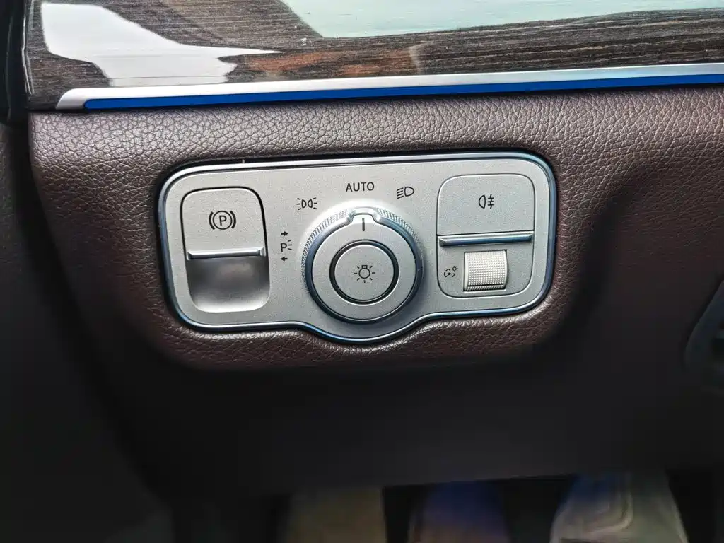 Mercedes-Benz GLE (Import) — миниатюра 33