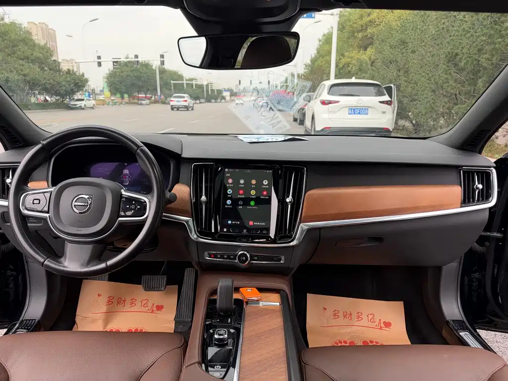 Volvo S90 — миниатюра 7