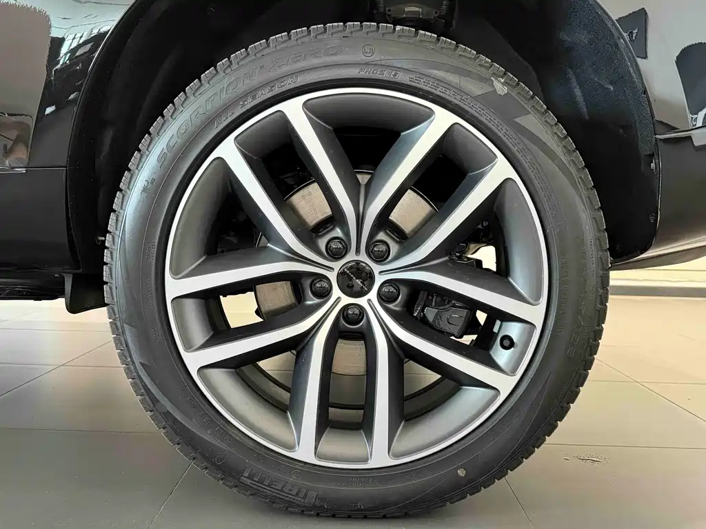 Land Rover Range Rover 2026 3.0 L6 400PS HSE