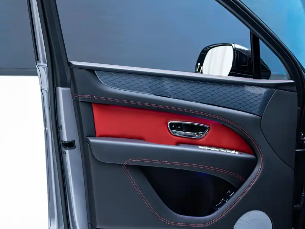 Bentley Bentayga — миниатюра 20