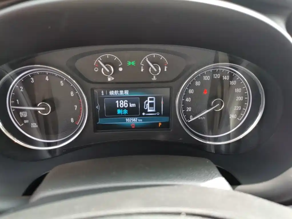 Buick LaCrosse — миниатюра 12