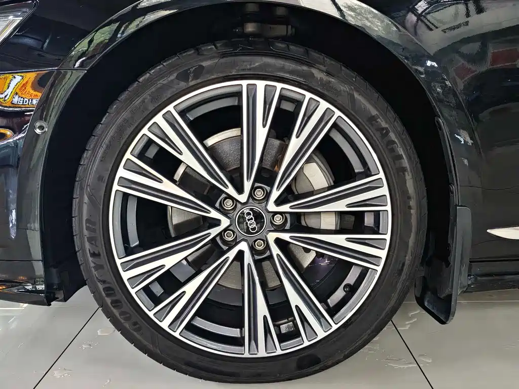 Audi A6L — миниатюра 7