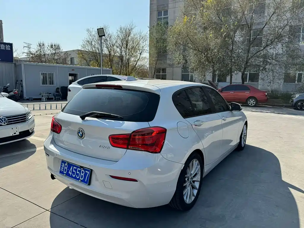 BMW 1 Series (Import) — миниатюра 7