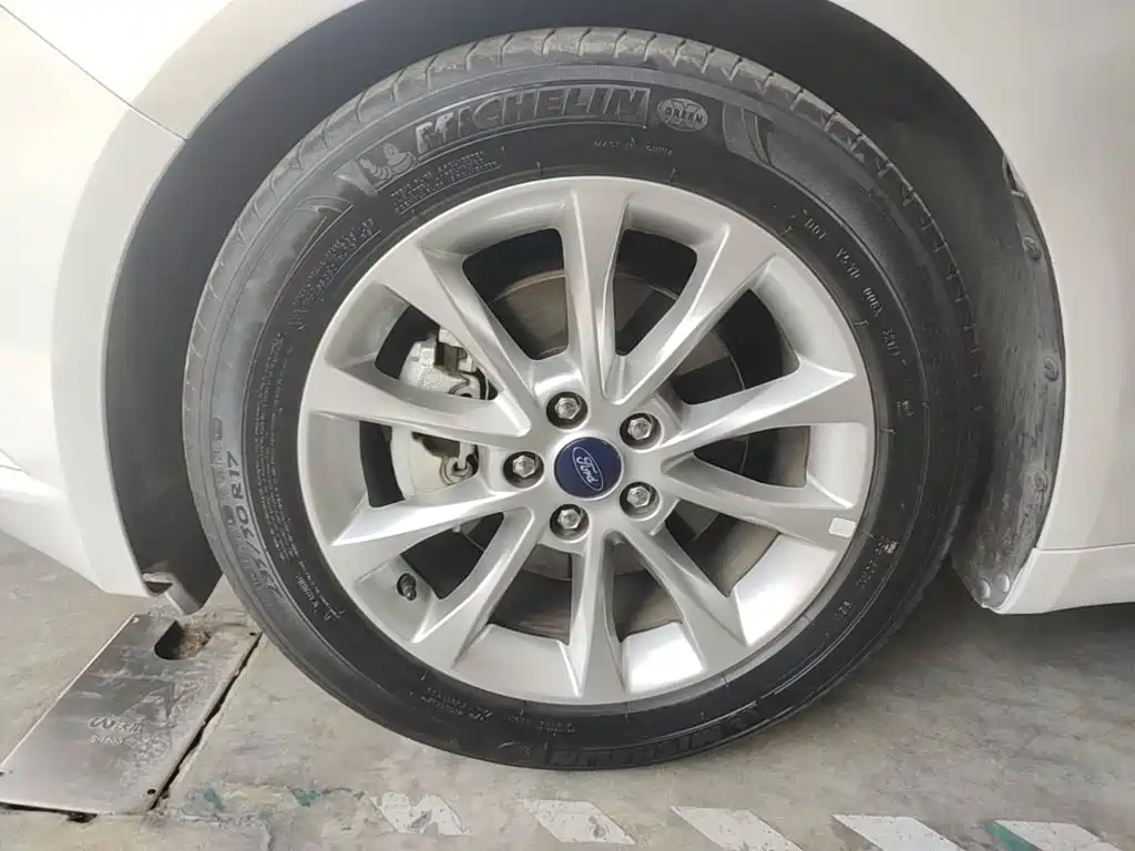 Ford Mondeo — миниатюра 23
