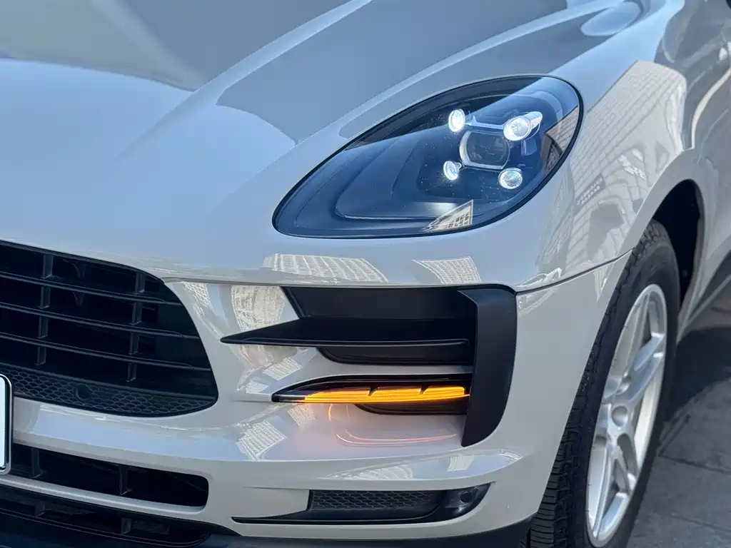 Porsche Macan — миниатюра 13