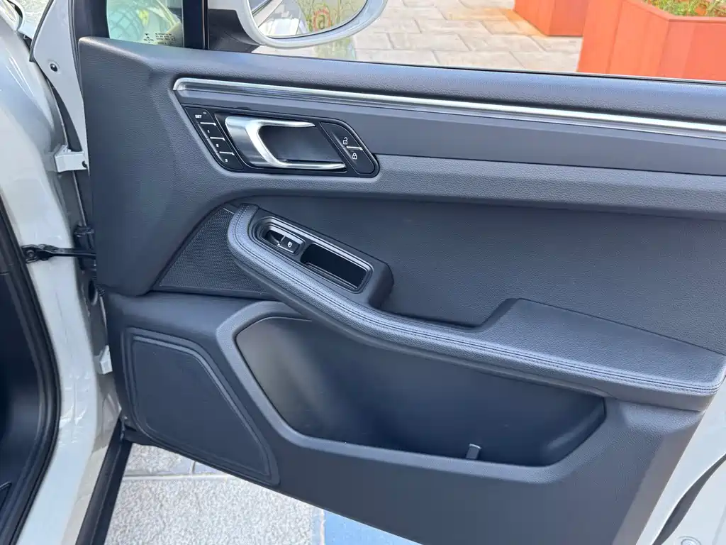 Porsche Macan — миниатюра 36