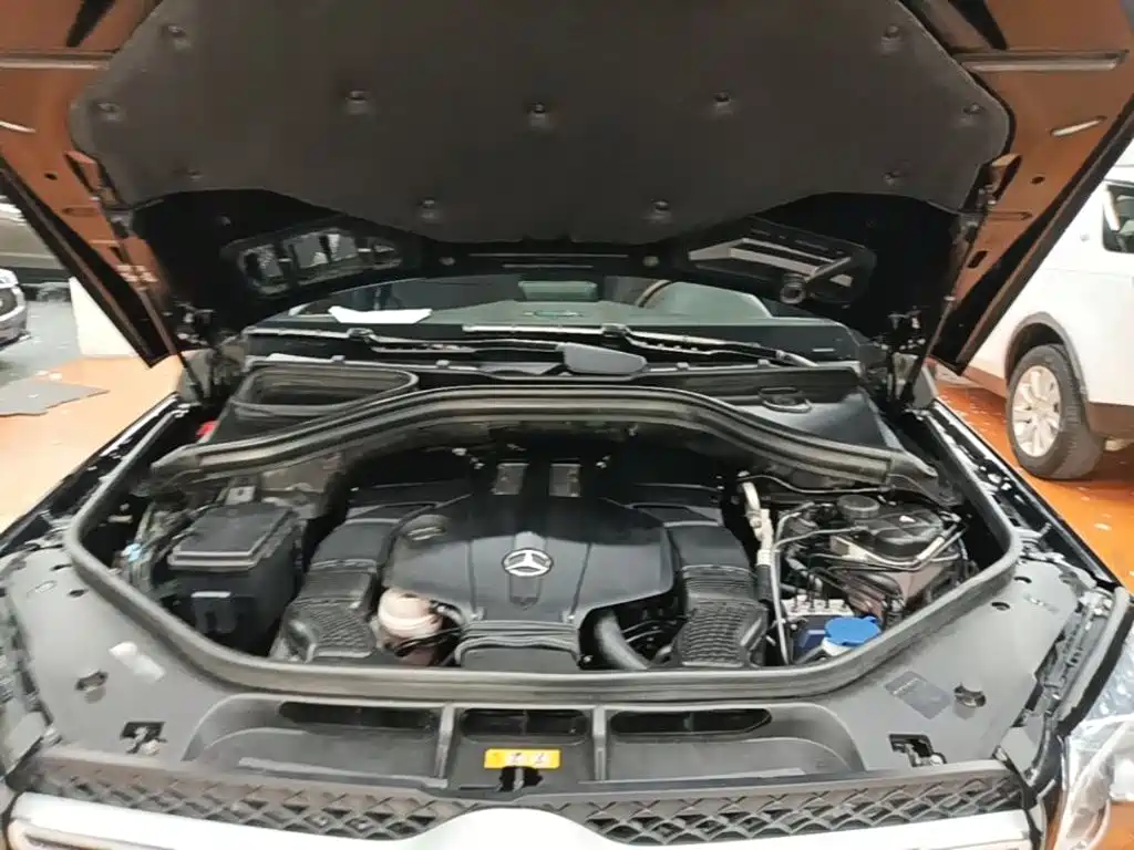 Mercedes-Benz GLS — миниатюра 20