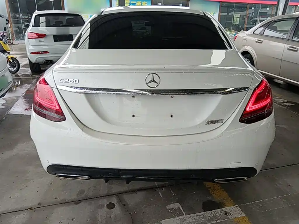 Mercedes-Benz C-Class — миниатюра 6