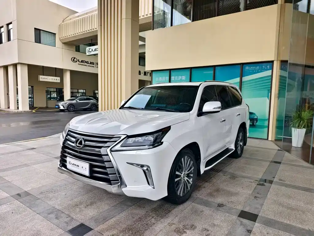 Lexus LX