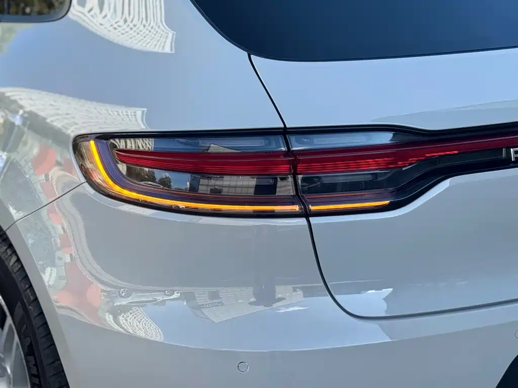 Porsche Macan — миниатюра 14