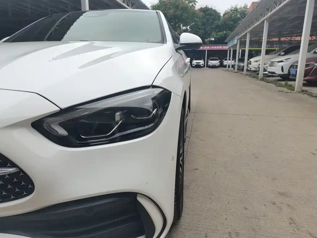 Mercedes-Benz C-Class — миниатюра 6