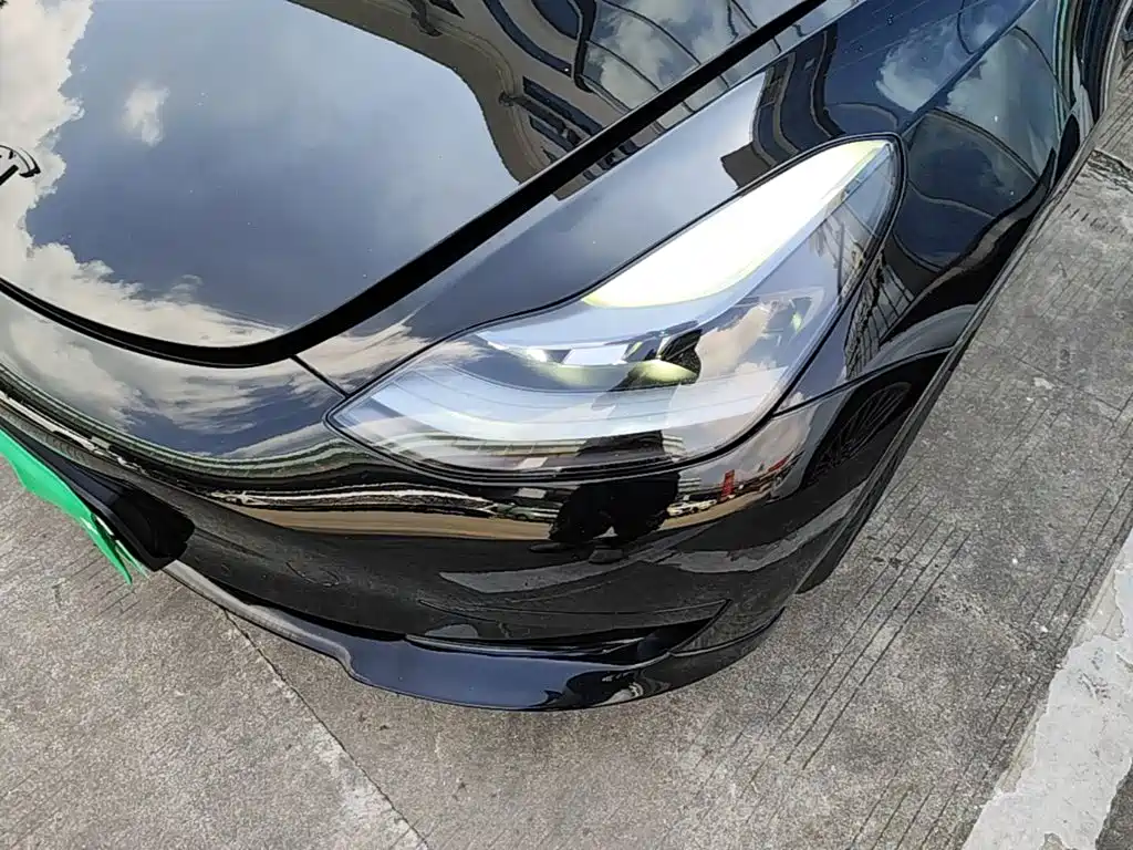 Tesla Model 3 — миниатюра 24