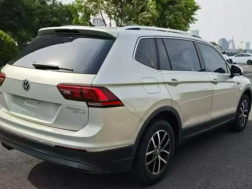 Volkswagen Tiguan L — миниатюра 6