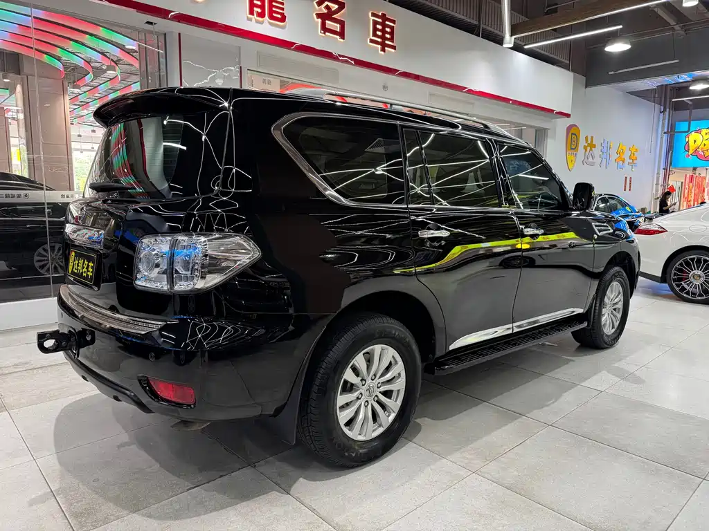 Nissan Patrol — миниатюра 13