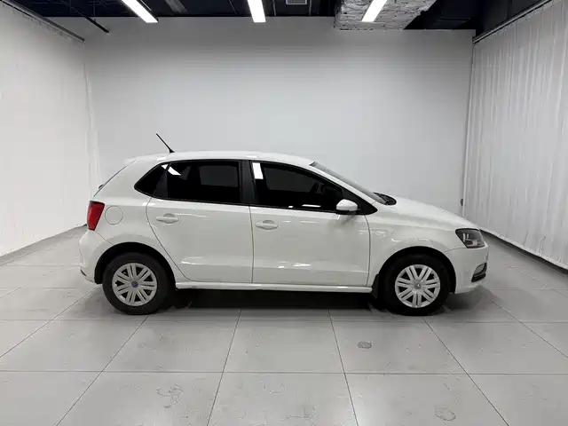 Volkswagen Polo 2016 1.4L AT