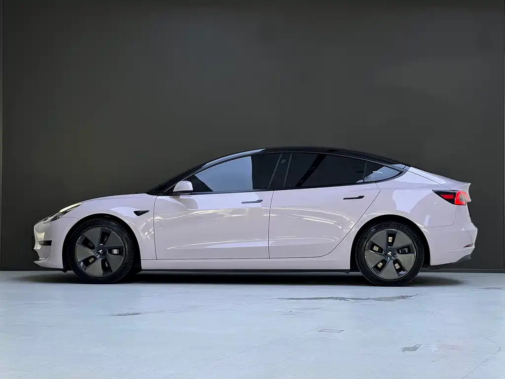 Tesla Model 3 — миниатюра 2