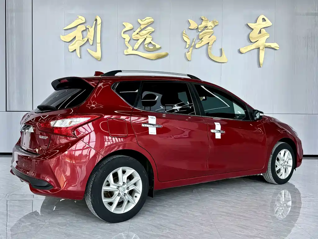 Nissan Tiida — миниатюра 15
