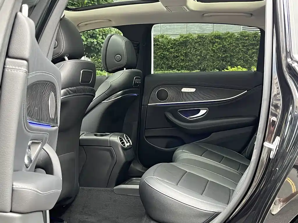 Mercedes-Benz E-Class — миниатюра 19