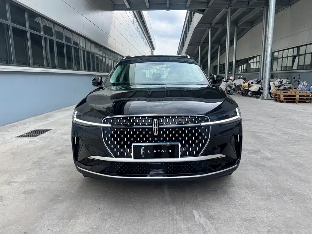 Lincoln Nautilus — миниатюра 2