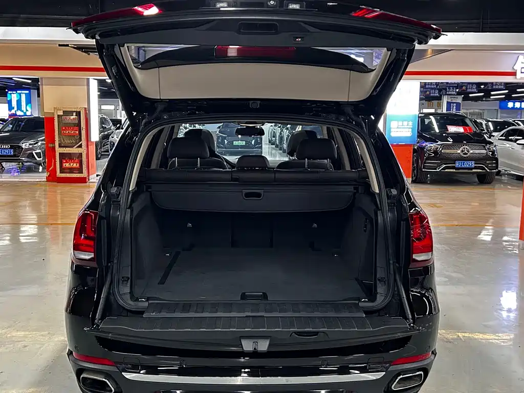 BMW X5 (Import) — миниатюра 11