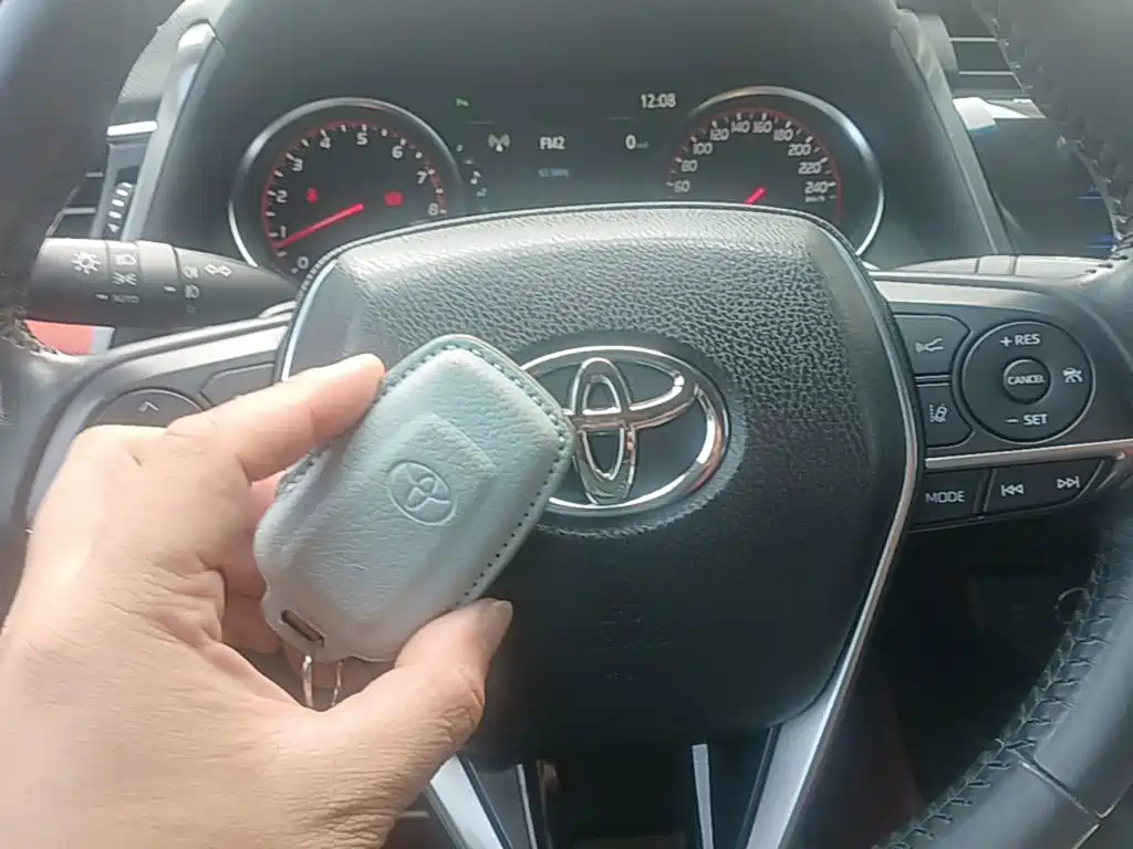 Toyota Camry — миниатюра 9