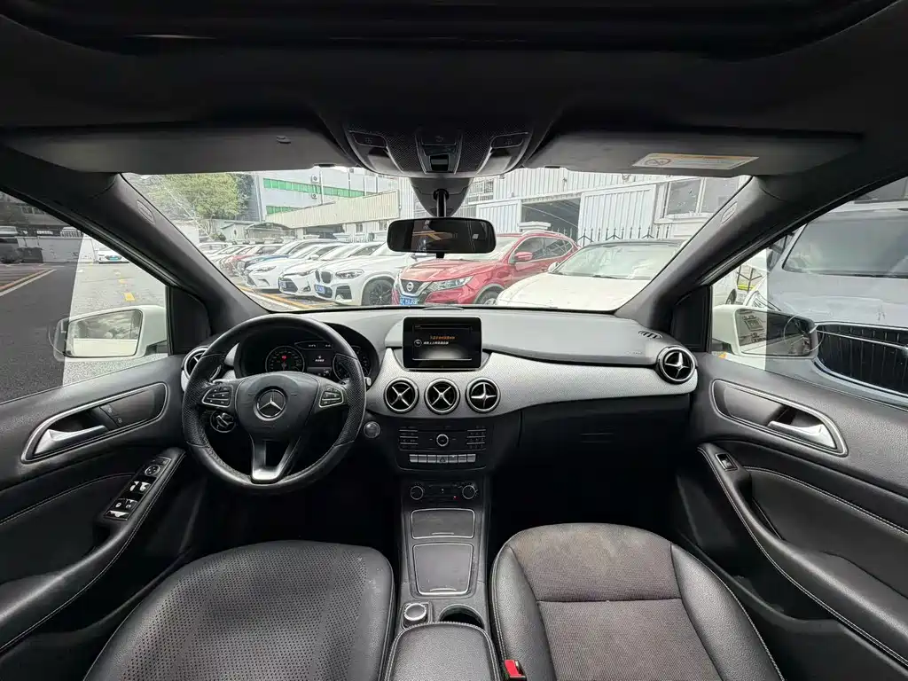Mercedes-Benz B-Class — миниатюра 17