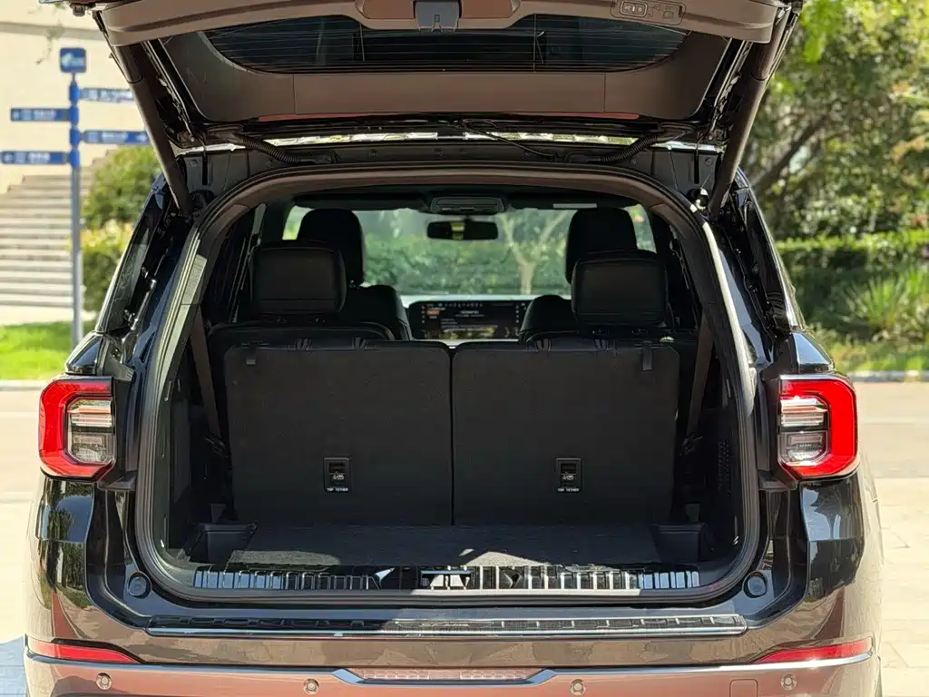 Ford Explorer — миниатюра 7