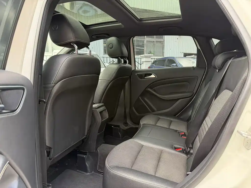Mercedes-Benz B-Class — миниатюра 6