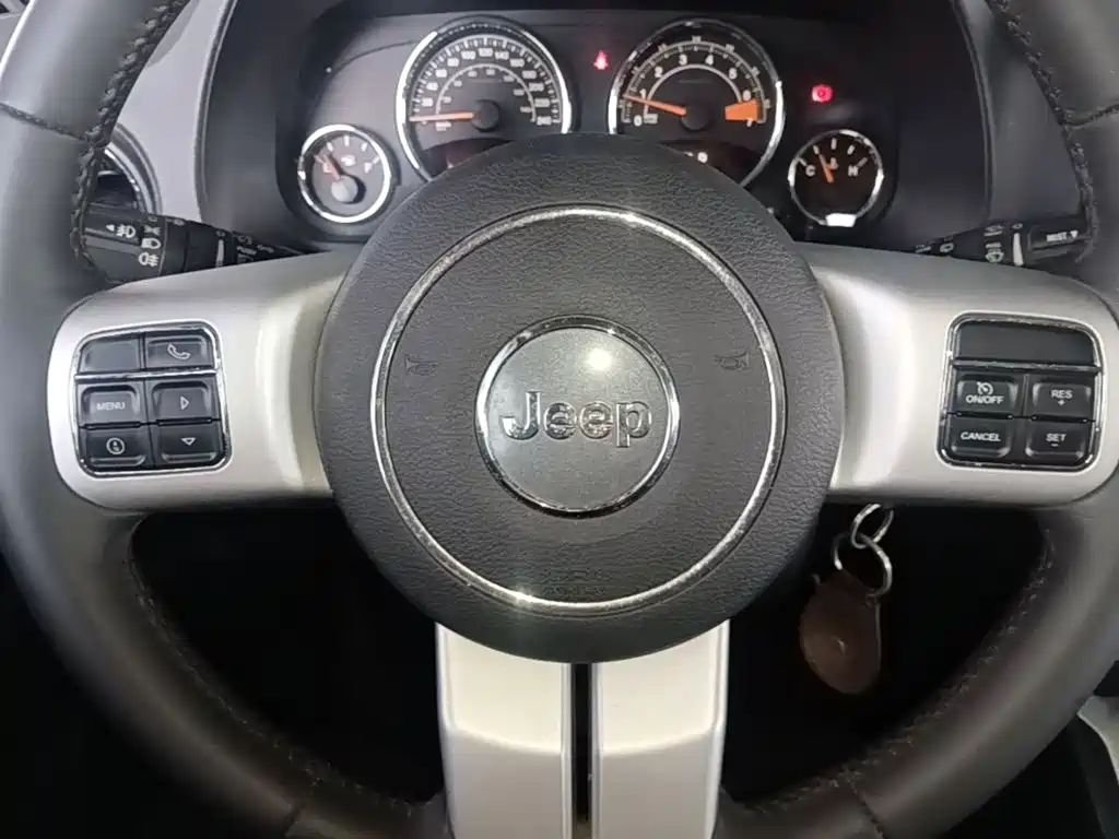 Jeep Compass (Import) — миниатюра 11