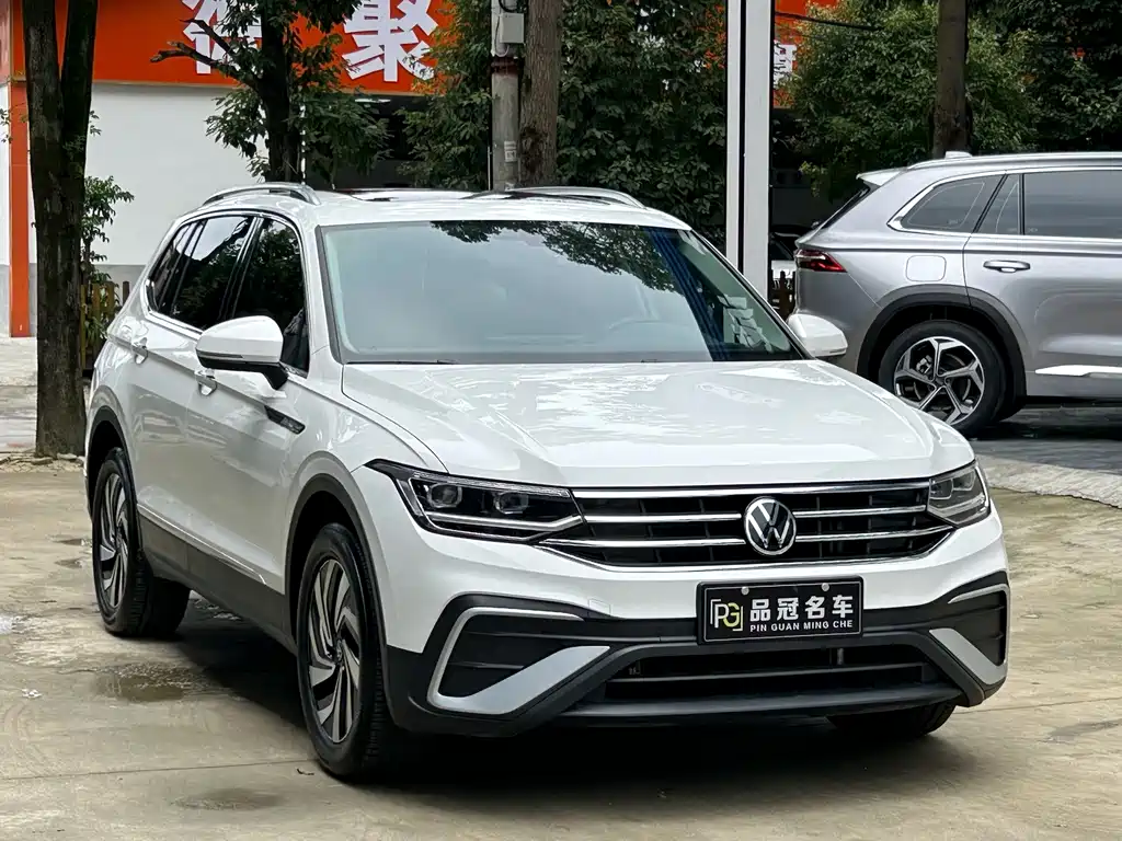 Volkswagen Tiguan L — миниатюра 3