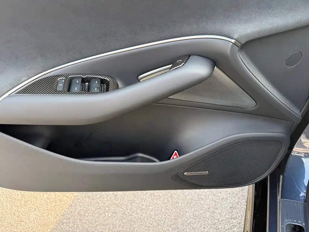 Xiaomi SU7 — миниатюра 4