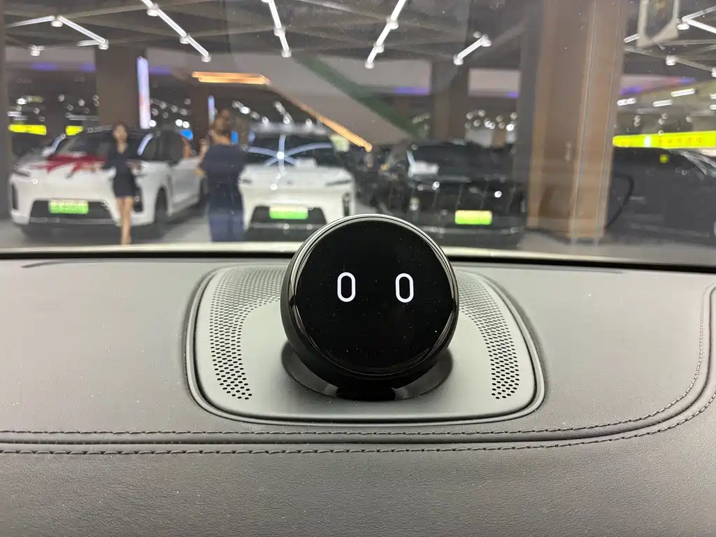 NIO ES8 — миниатюра 16
