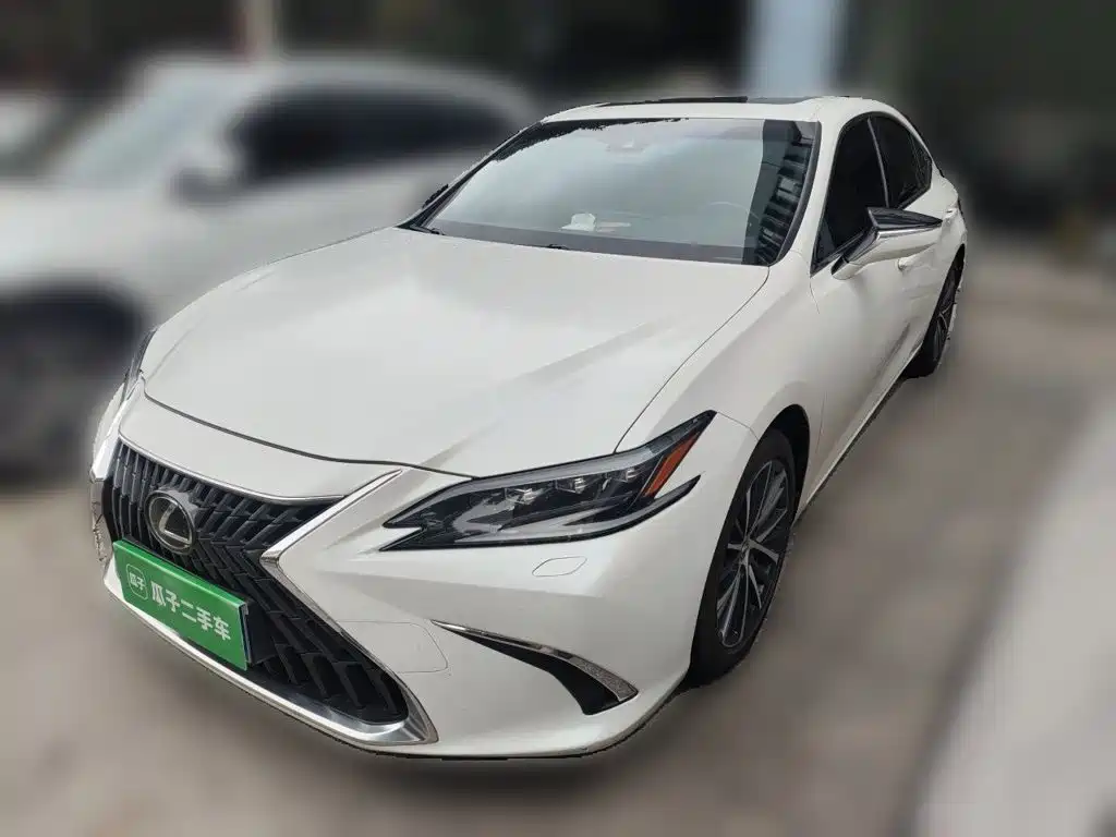Lexus ES 2022 300h Premium