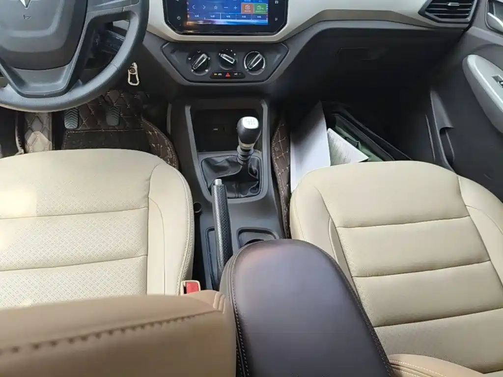 Wuling Hongguang — миниатюра 14
