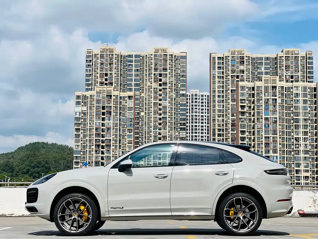 Porsche Cayenne — миниатюра 12