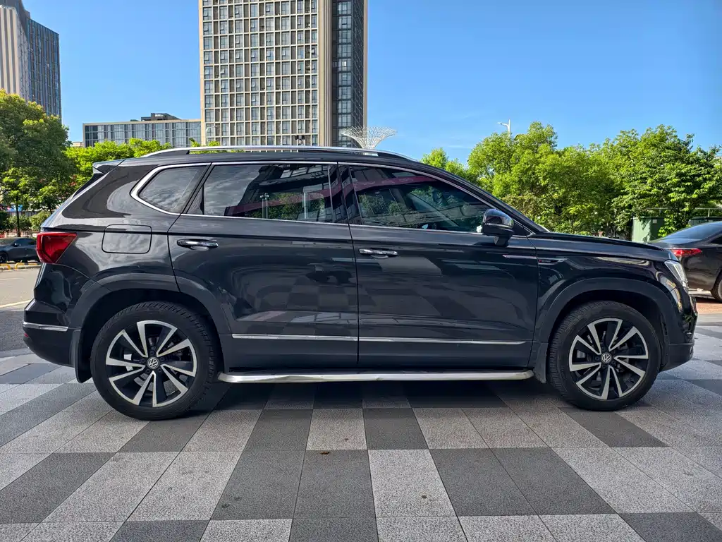 Volkswagen Tharu 2020 330TSI Luxury VI