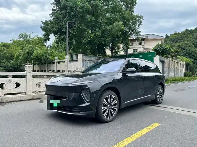 2023 Nio ES8