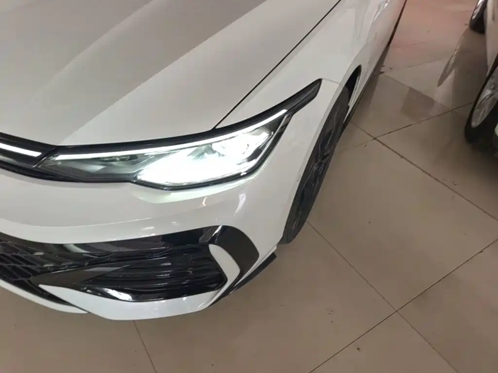Volkswagen Golf — миниатюра 24