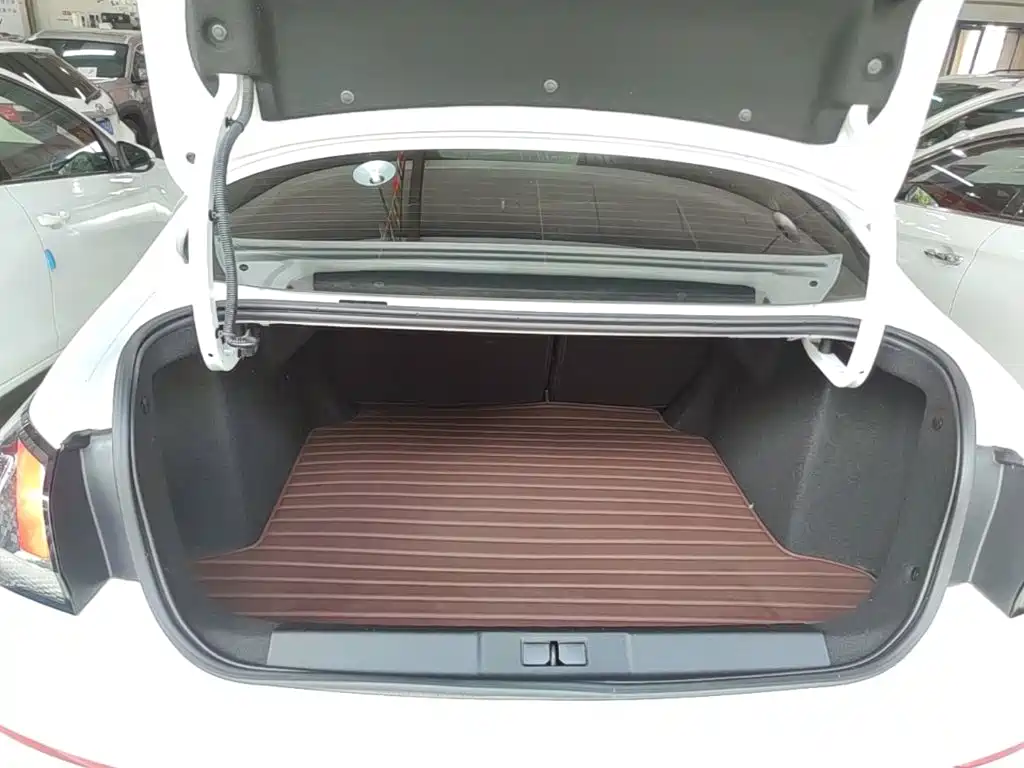 Peugeot 408 — миниатюра 19