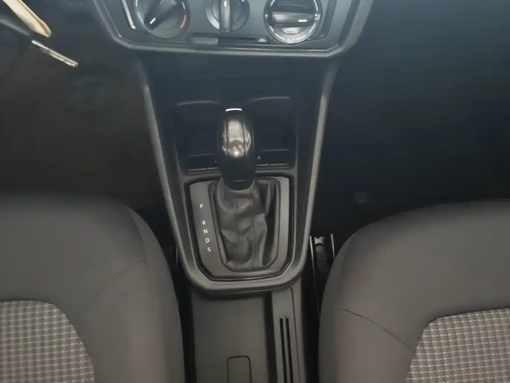 Volkswagen Santana — миниатюра 14