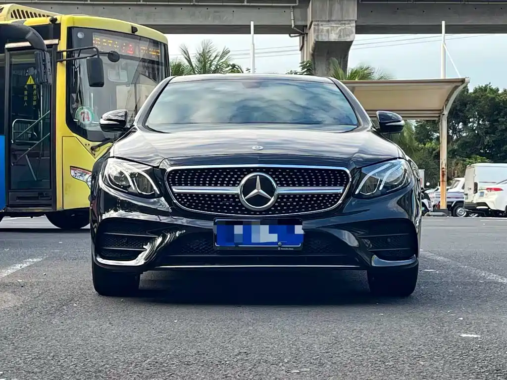 Mercedes-Benz E-Class — миниатюра 2