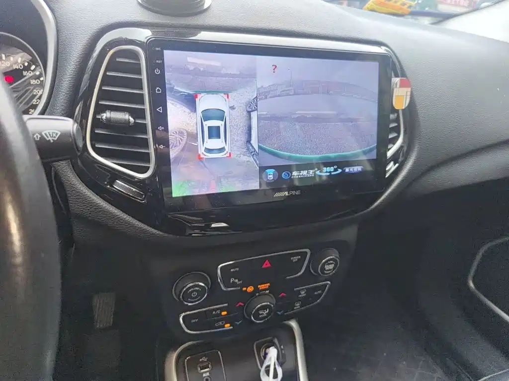 Jeep Compass — миниатюра 6