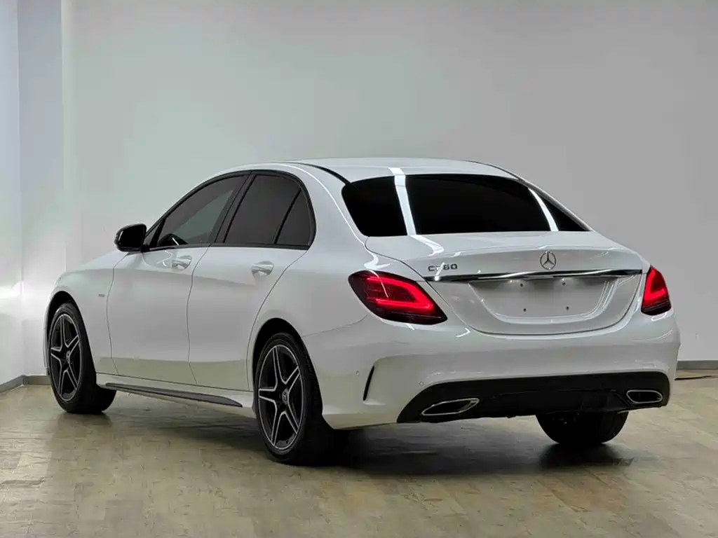 Mercedes-Benz C-Class — миниатюра 11