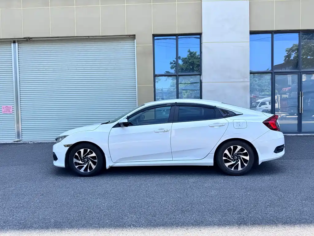 Honda Civic — миниатюра 8
