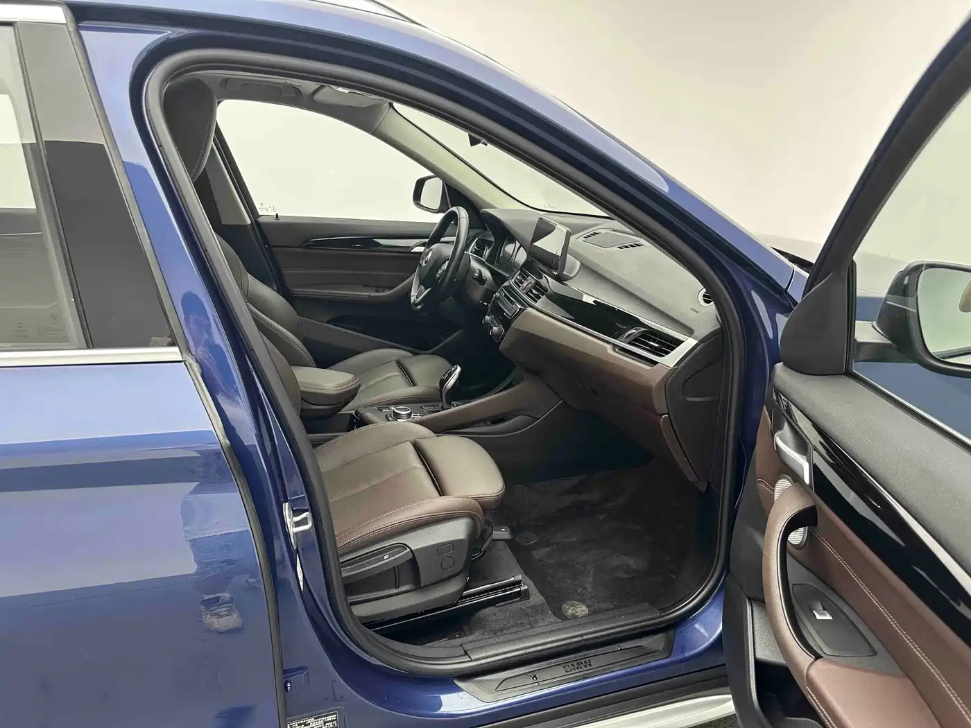 BMW X1 id 4669313 из Китая 18