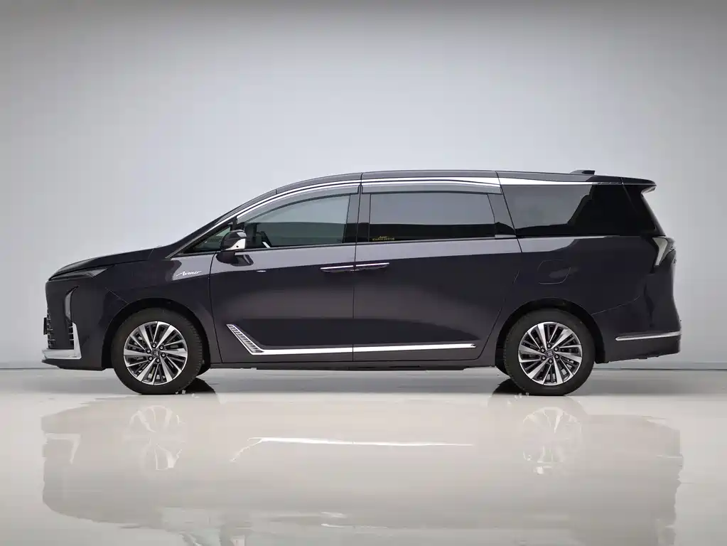 Buick GL8 Hybrid — миниатюра 7