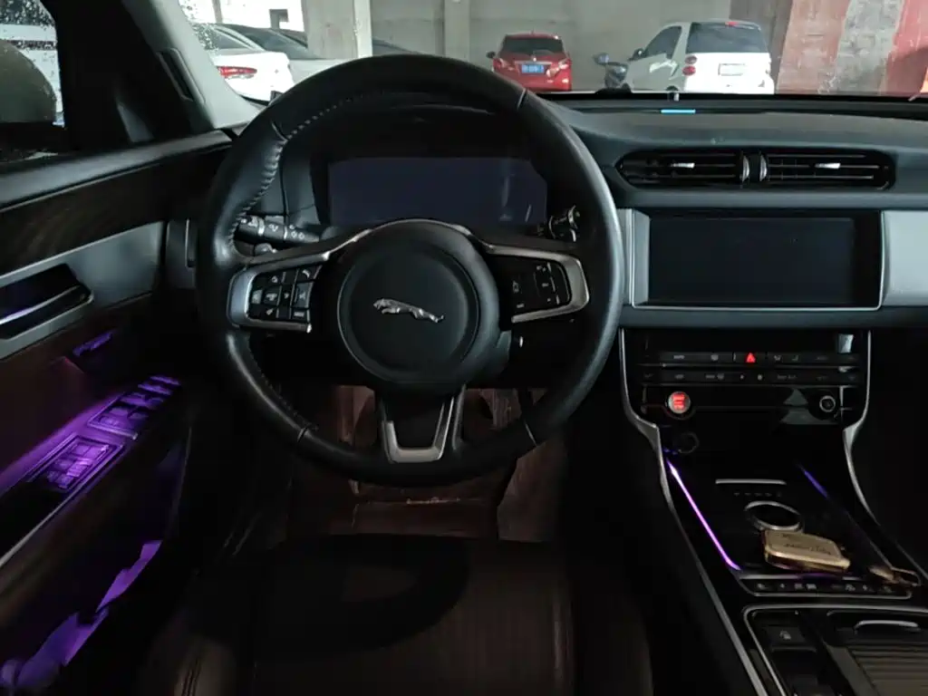 Jaguar XFL — миниатюра 11